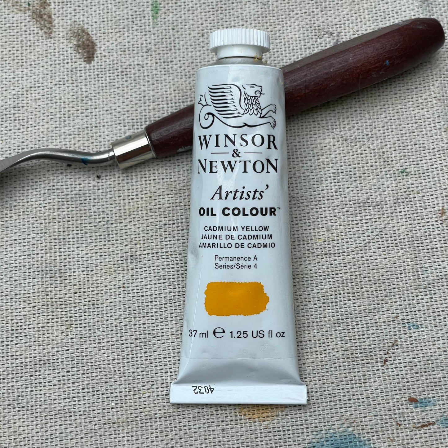 Winsor & Newton Oil Paints CADMIUM YELLOW | Series 4